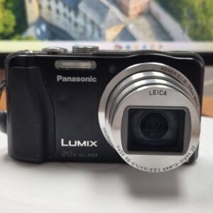 Panasonic Lumix DMC-ZS19 Digital Point and Shoot Camera, Black {14.1MP} w/batter